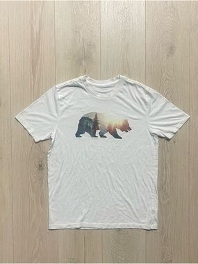 Old Navy White Bear Graphic Tee with Sunset Print
